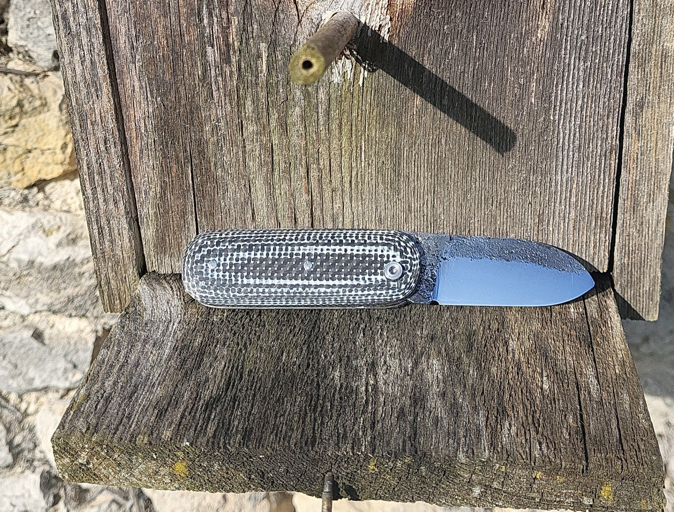 COUTEAUX PLIANTS À FRICTION