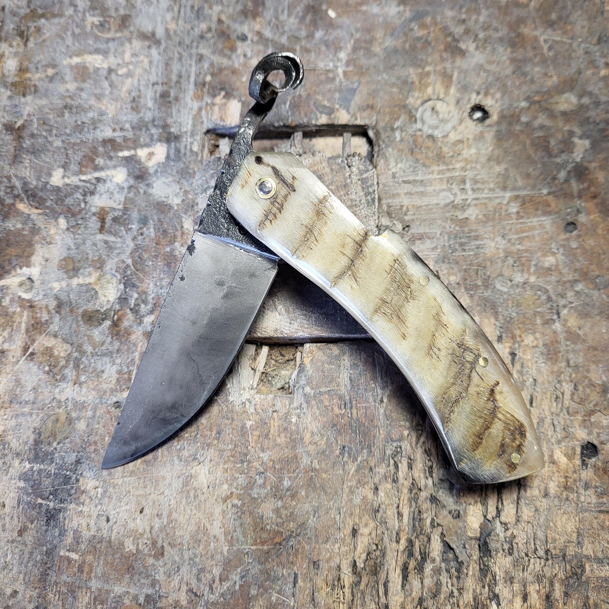 couteau pliant de type piémontais