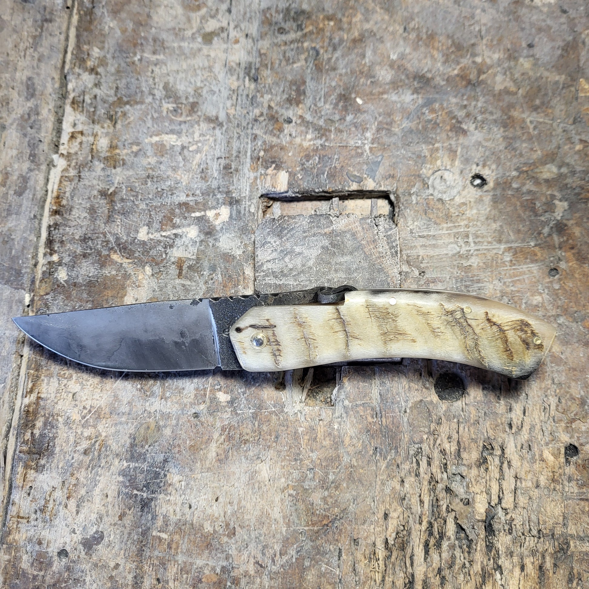 couteau pliant de type piémontais