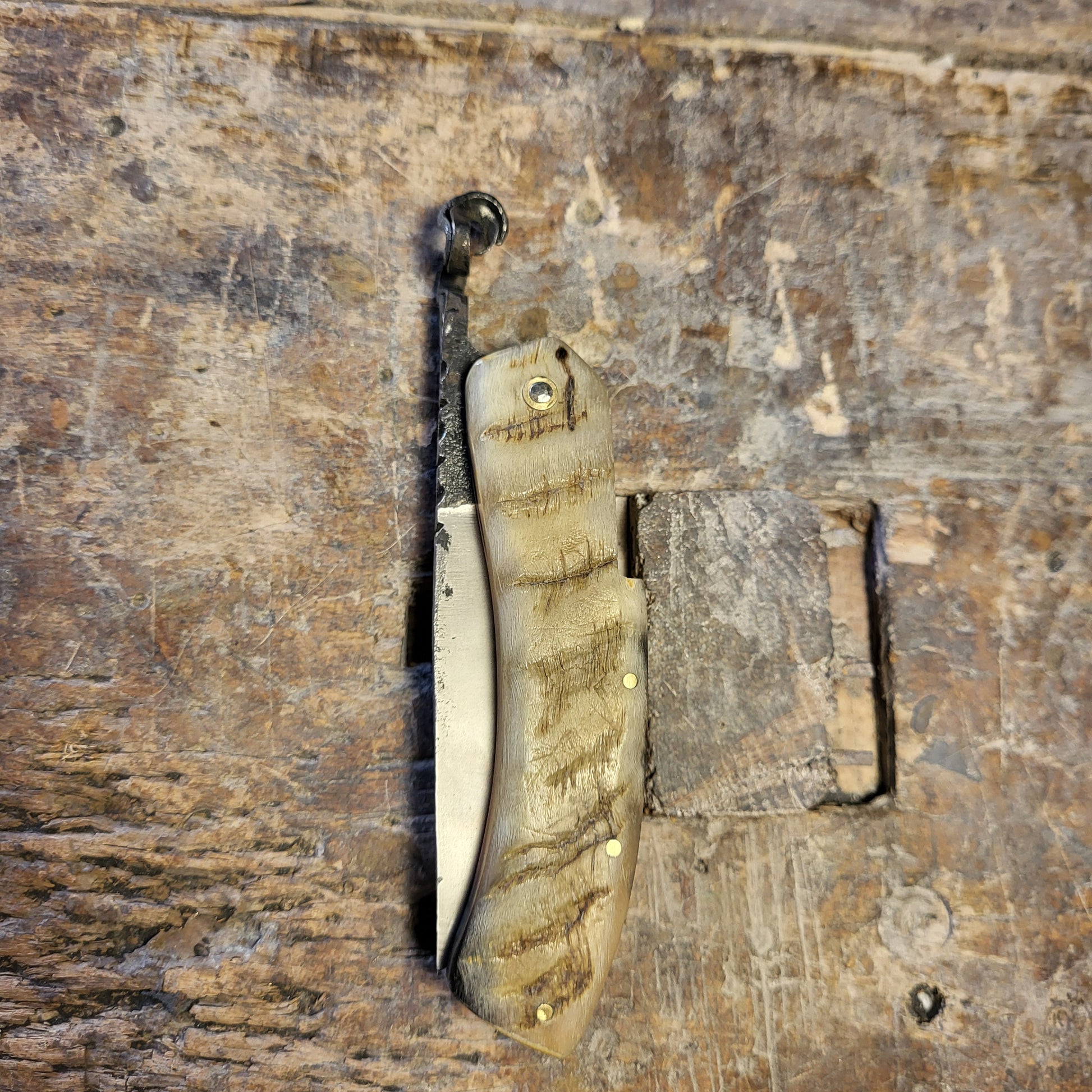 couteau pliant de type piémontais