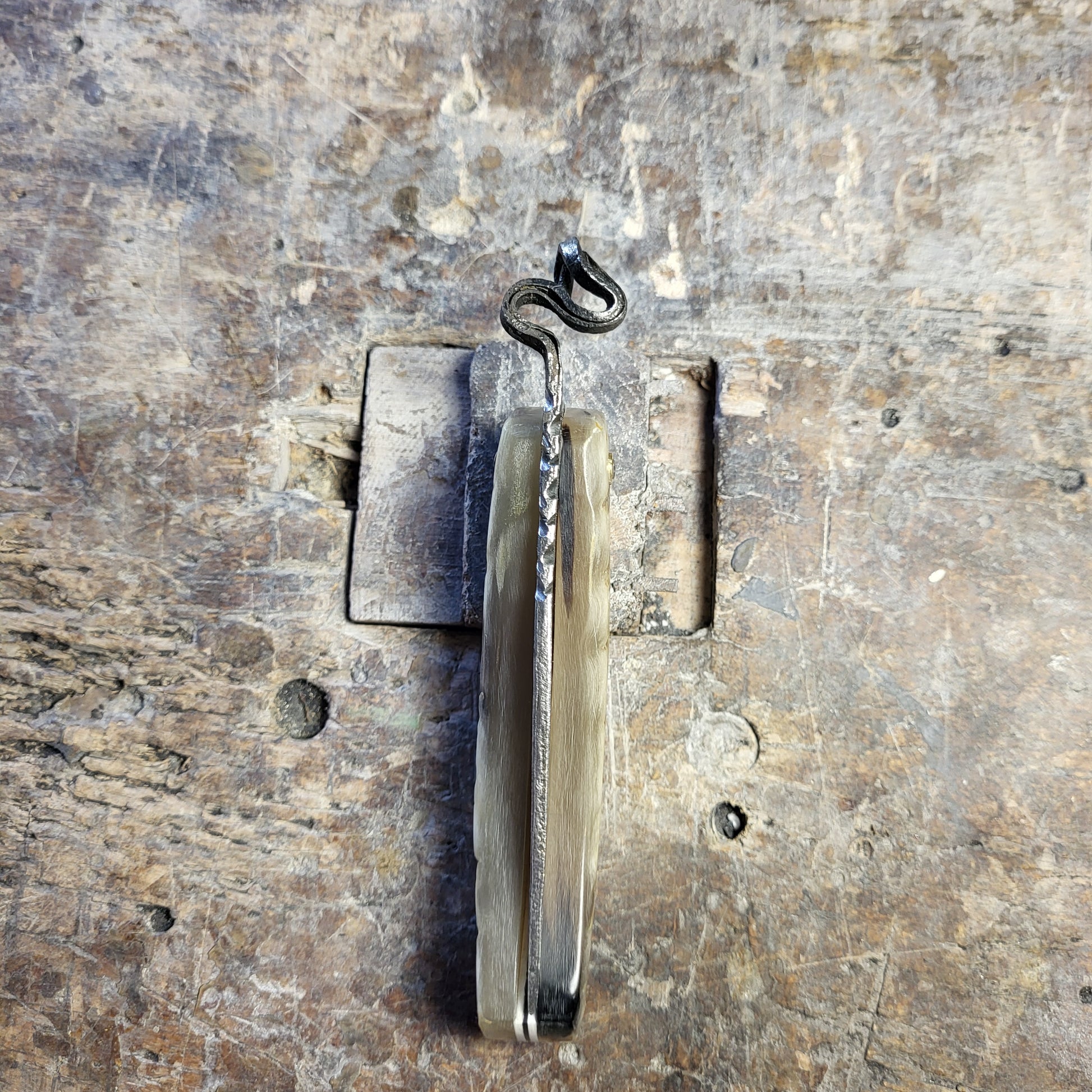 couteau pliant de type piémontais