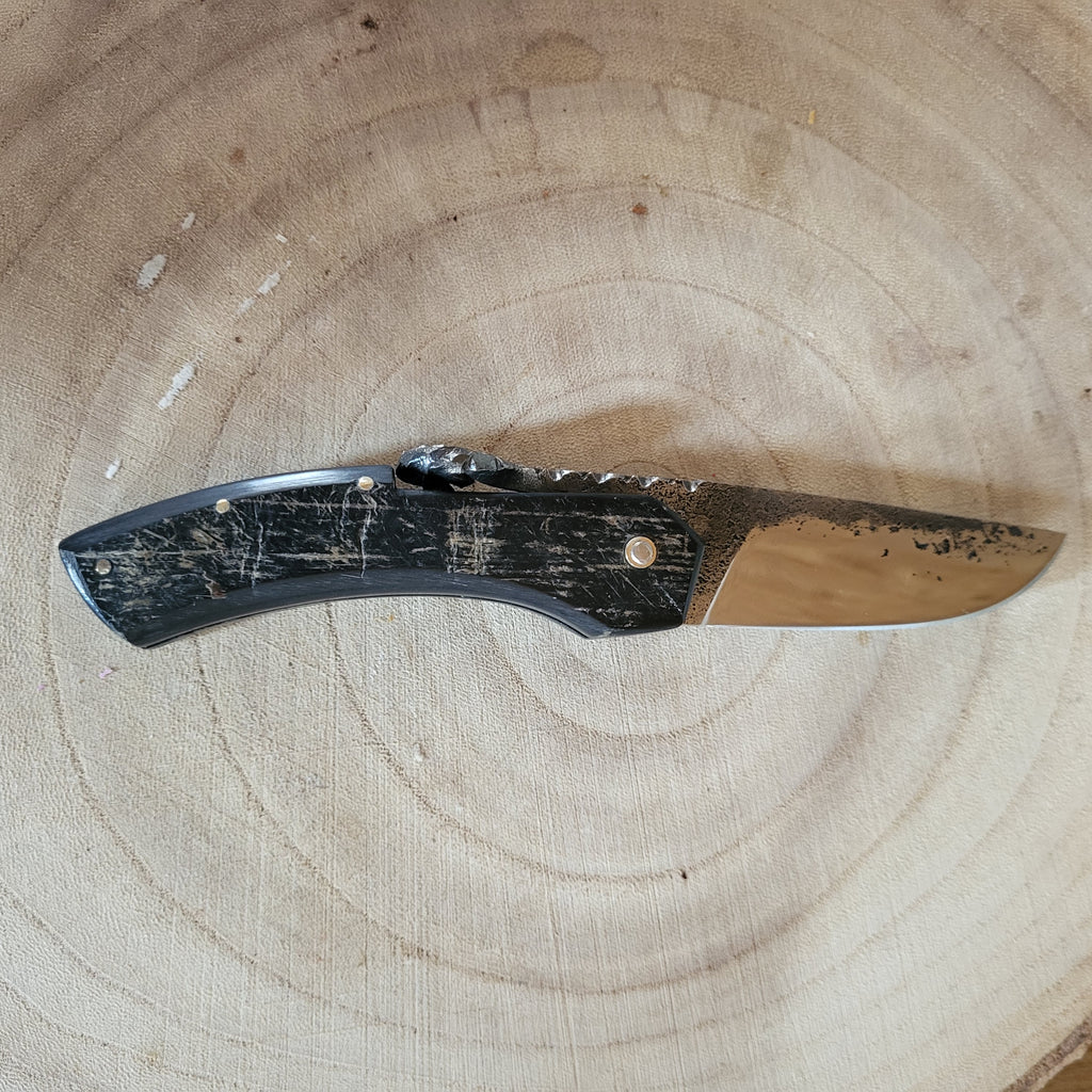 Couteau pliant de type Piémontais en corne de buffle
