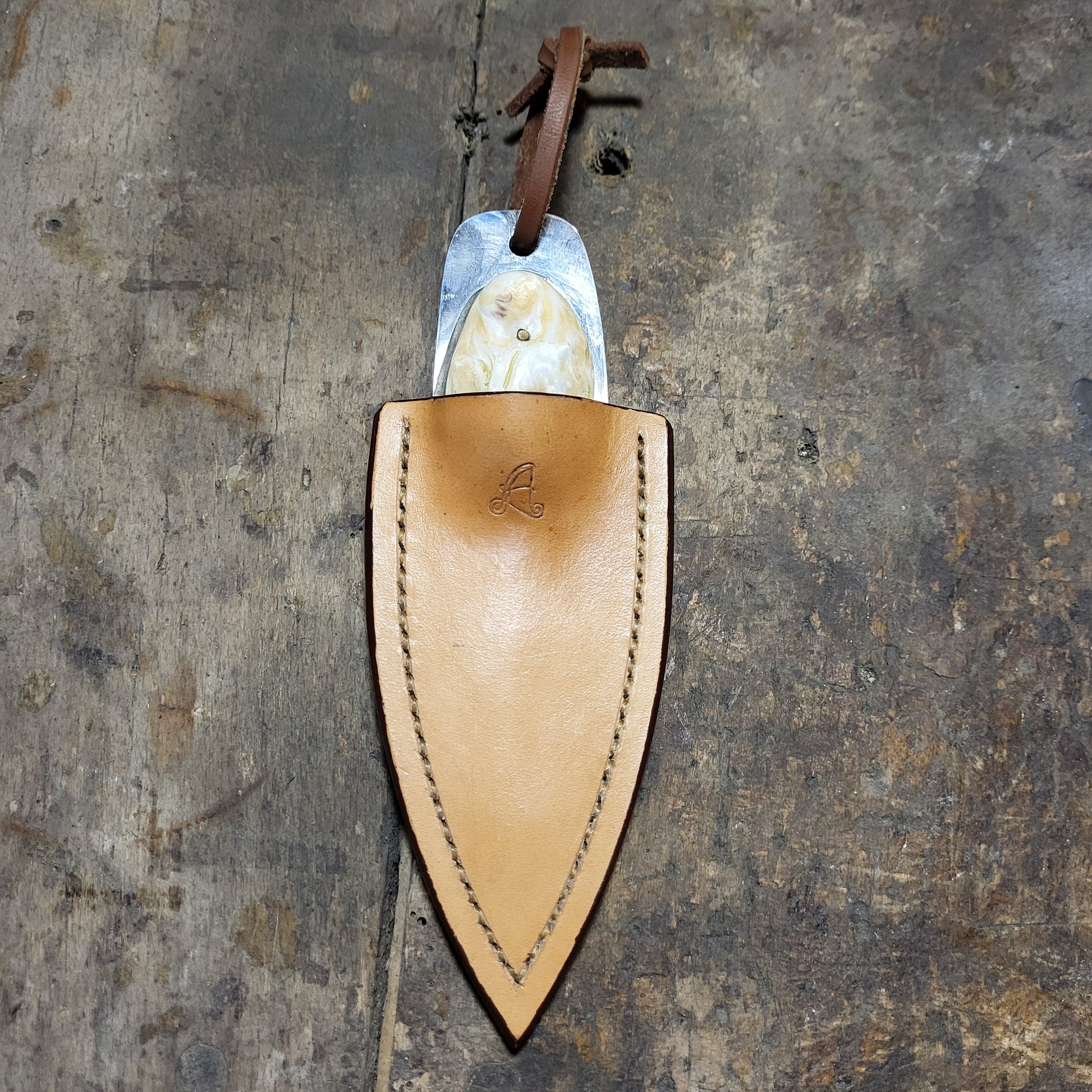 Couteau à huitres - Modèle "Coquille"