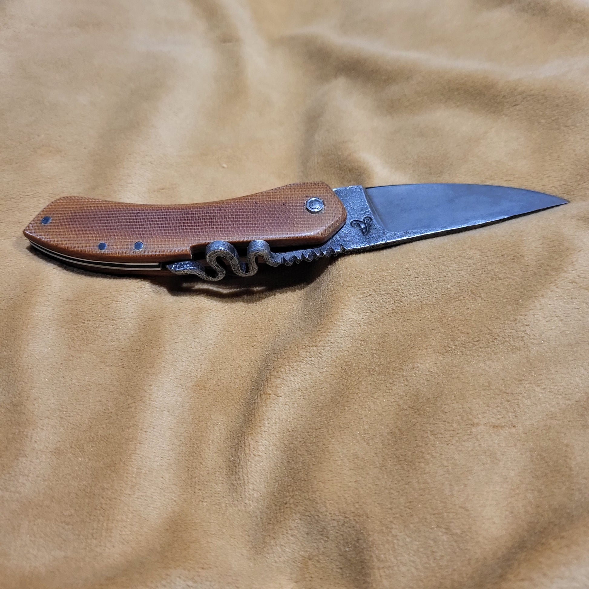 Couteau pliant de type piémontais
