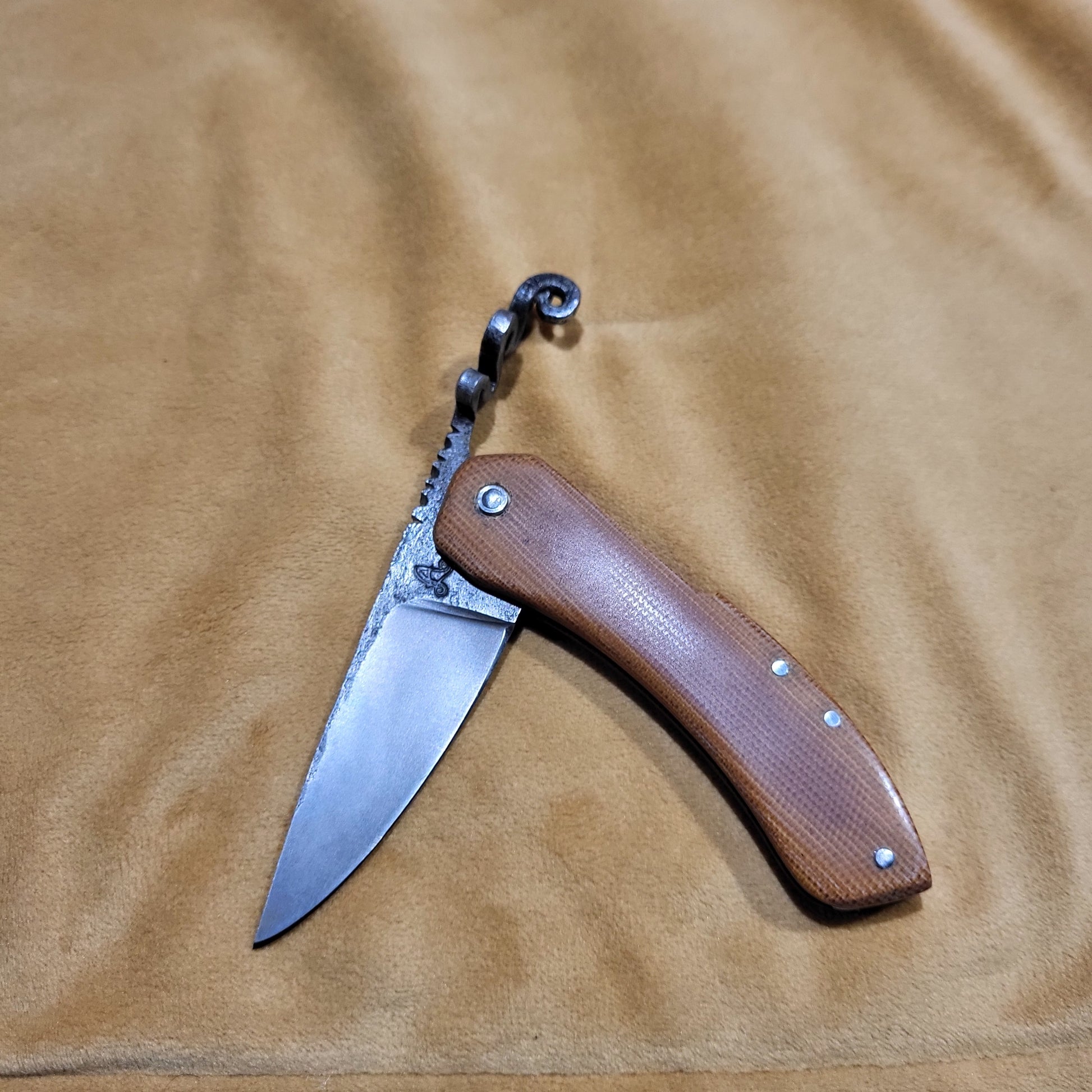 Couteau pliant de type piémontais